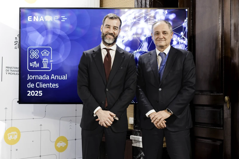 El secretario general de Transportes Aéreo y Marítimo, Benito Núñez, y el director general de ENAIRE, Enrique Maurer. Foto: Enaire